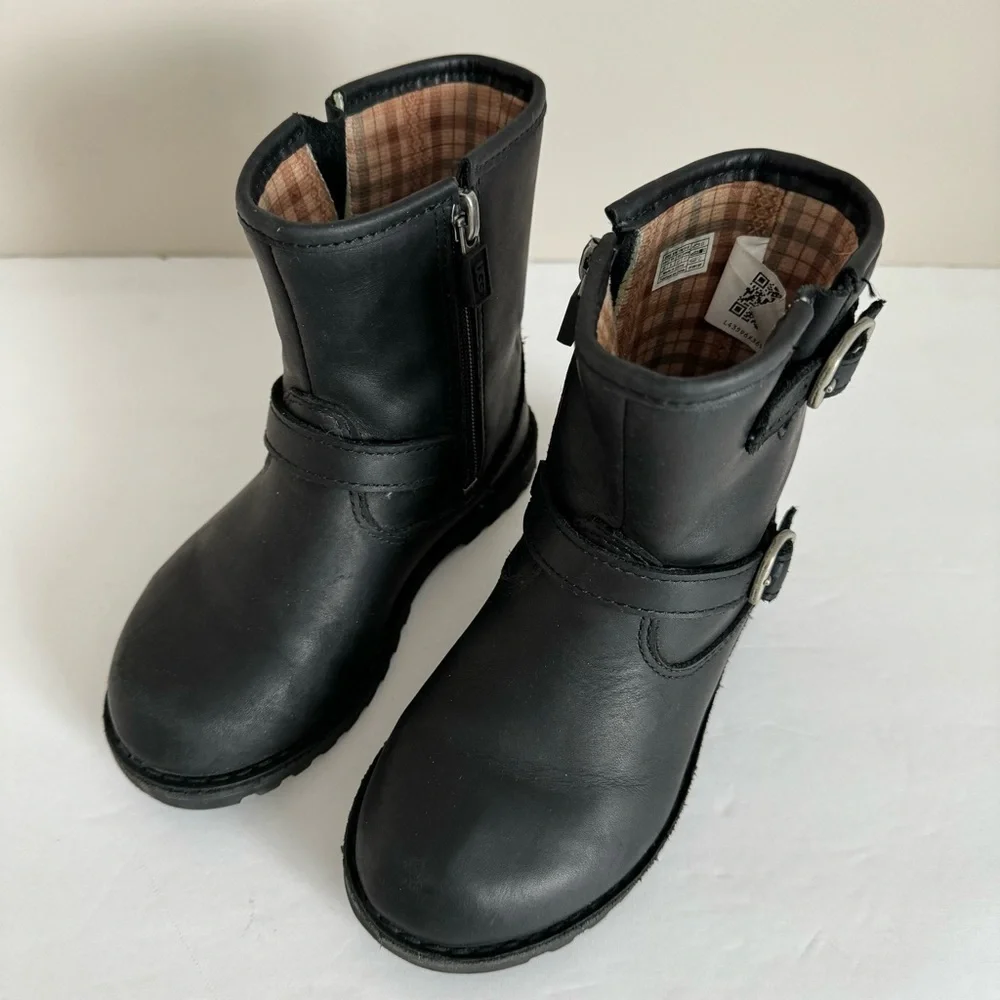 UGG harwell black